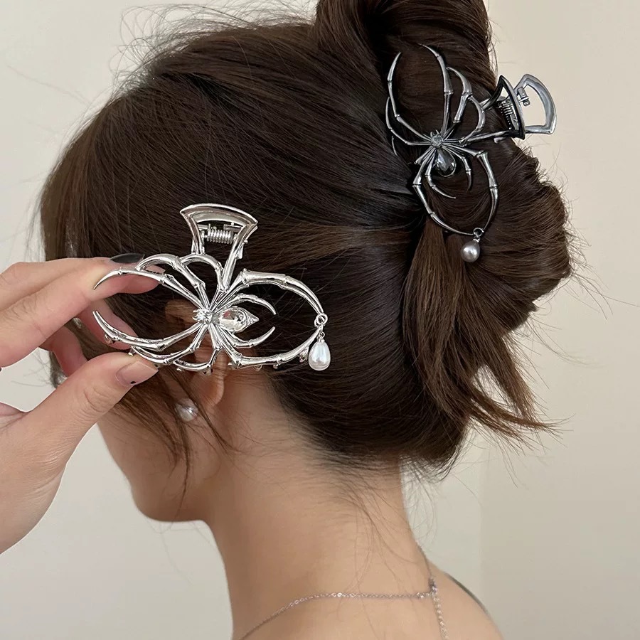 Women Accessories Business - Зажимы для волос «Черный паук» на