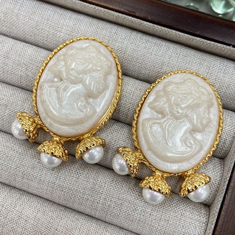 Белые рельефные серьги-гвоздик – обзор и цена Women'S Accessories Jewelry Sale