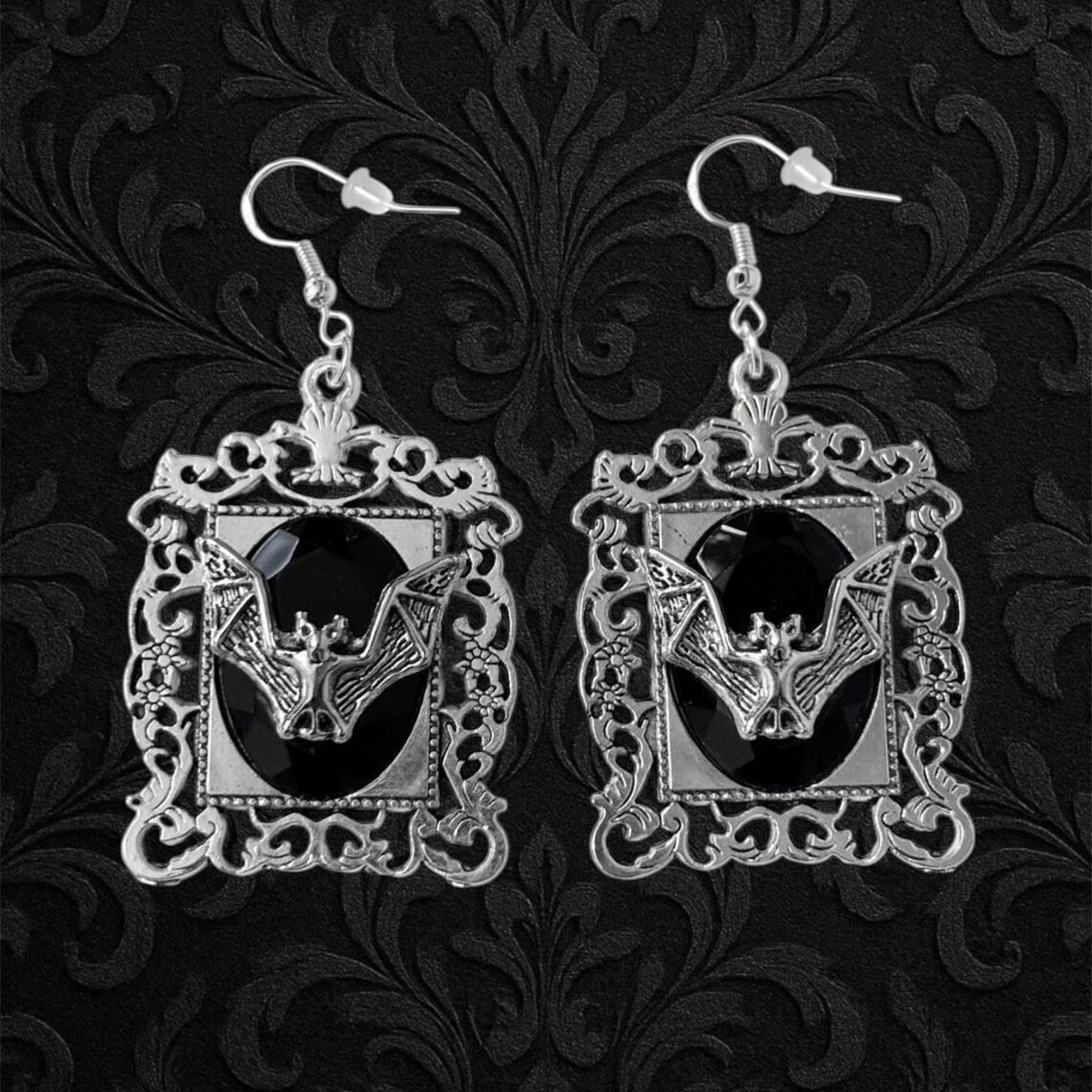 Серьги в виде вампирских летуч – обзор и цена Women'S Victorian Accessories